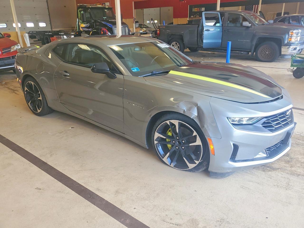 2023 Chevrolet Camaro Lt - zdjęcie 4