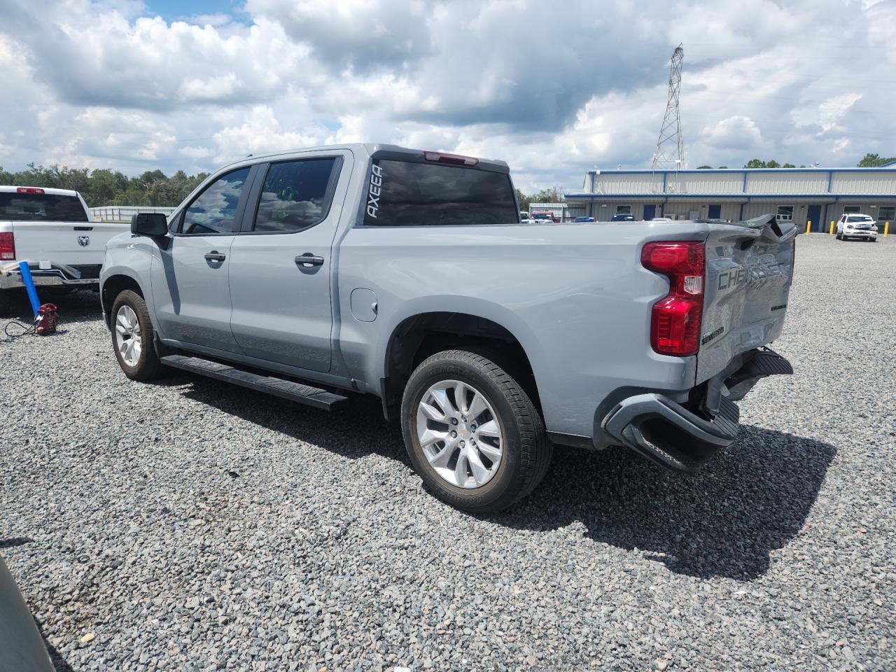 2024 Chevrolet Silverado C1500 Custom - zdjęcie 2
