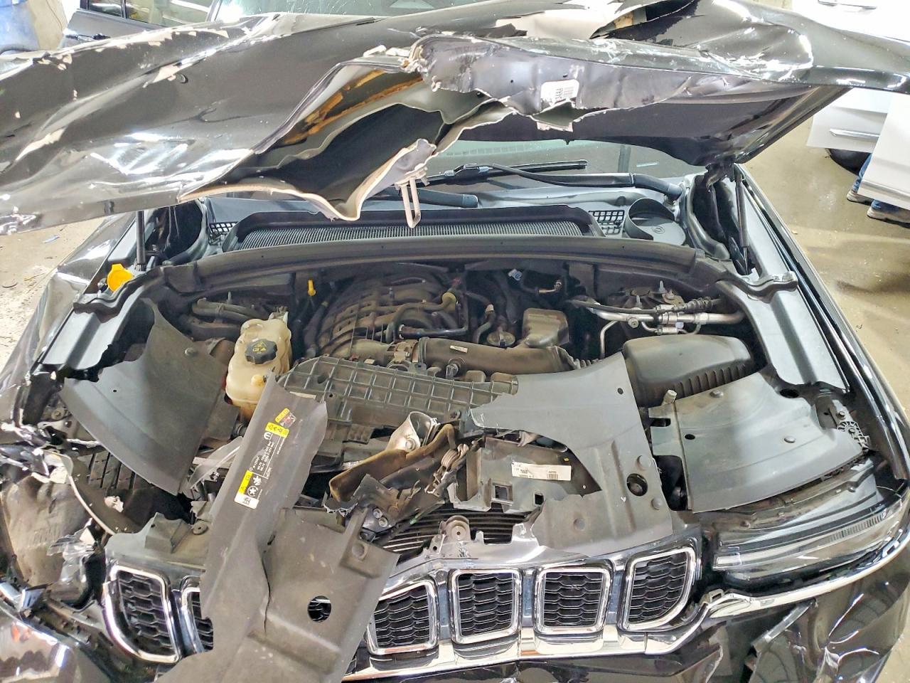 2022 Jeep Grand Cherokee Limited - zdjęcie 12
