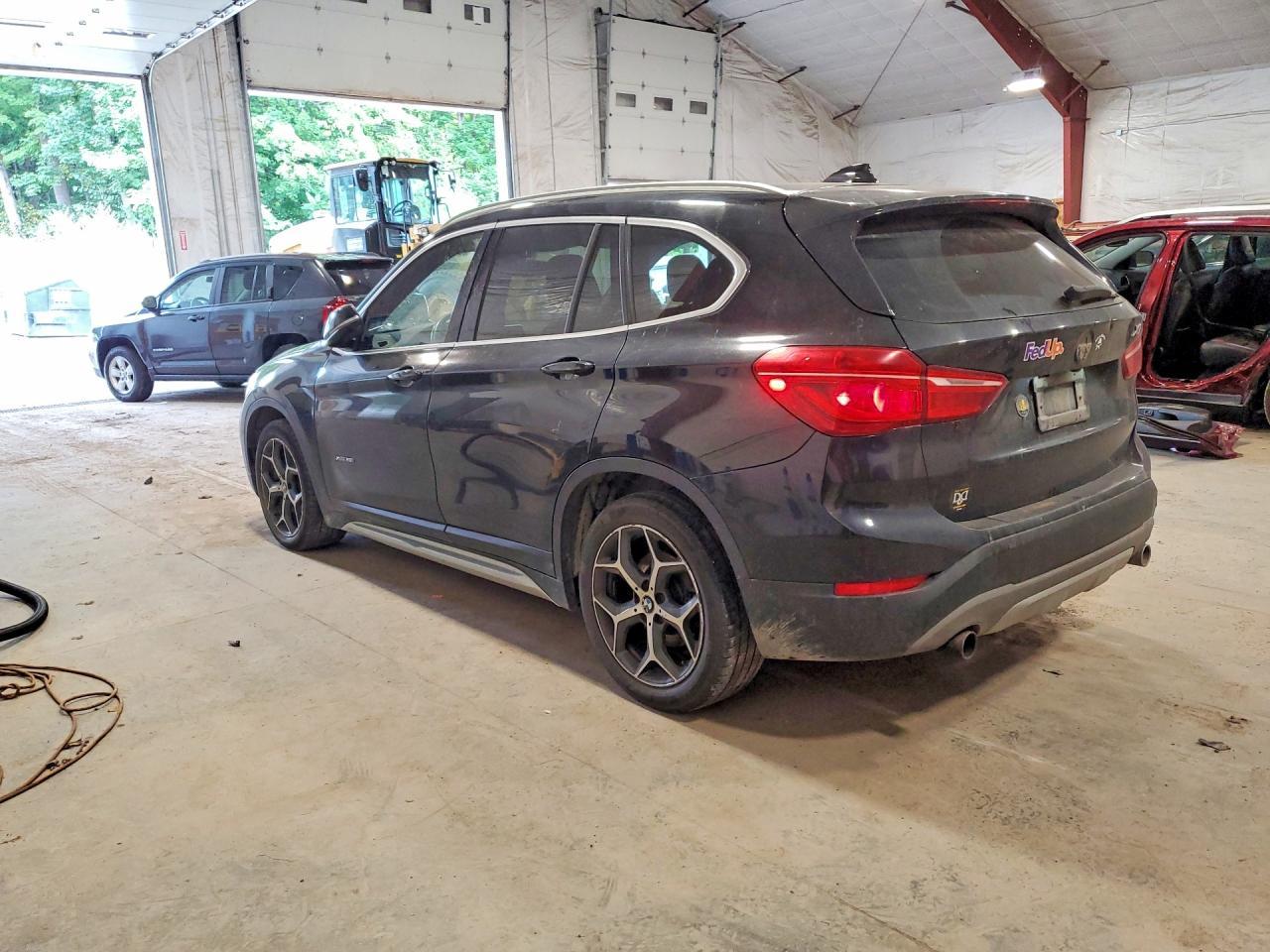 2018 BMW X1 xDrive28I - zdjęcie 2
