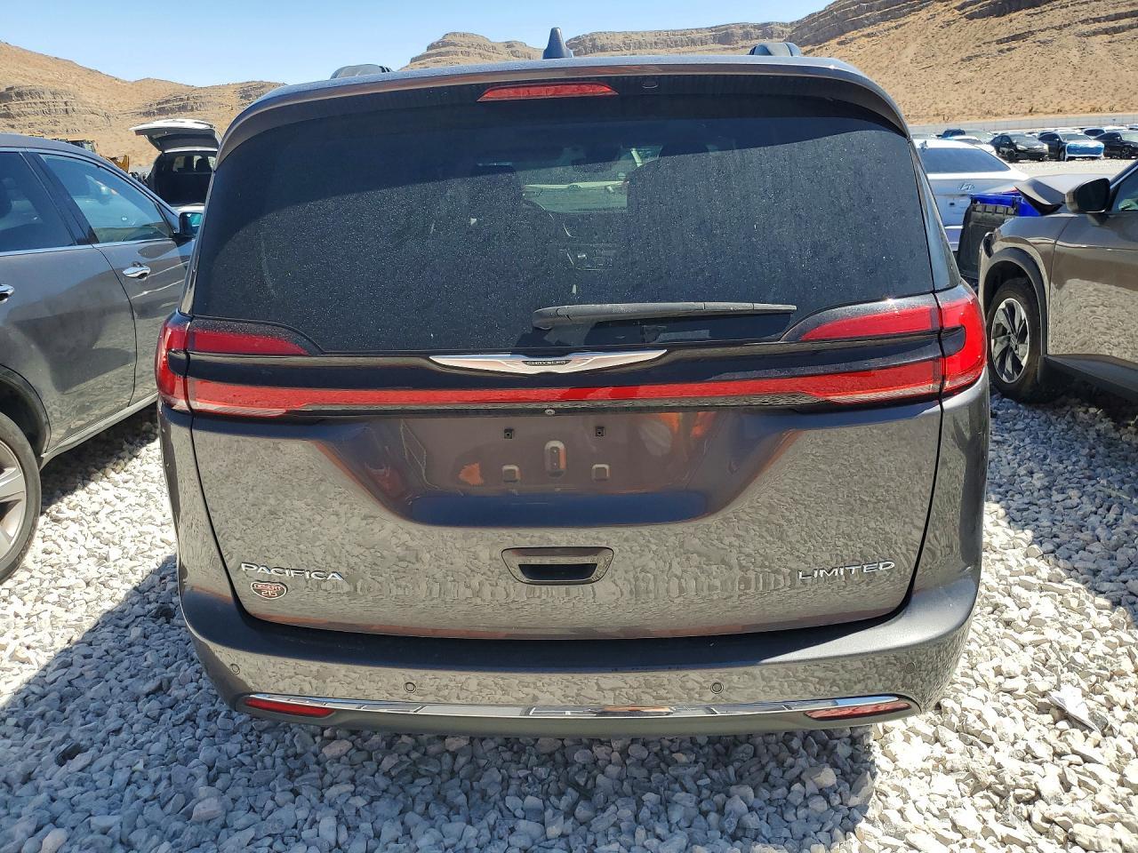 2022 Chrysler Pacifica Limited - zdjęcie 6