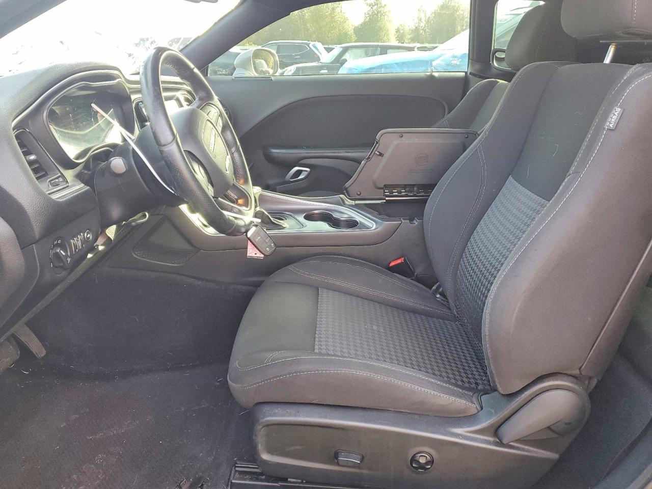 2016 Dodge Challenger Sxt - zdjęcie 7