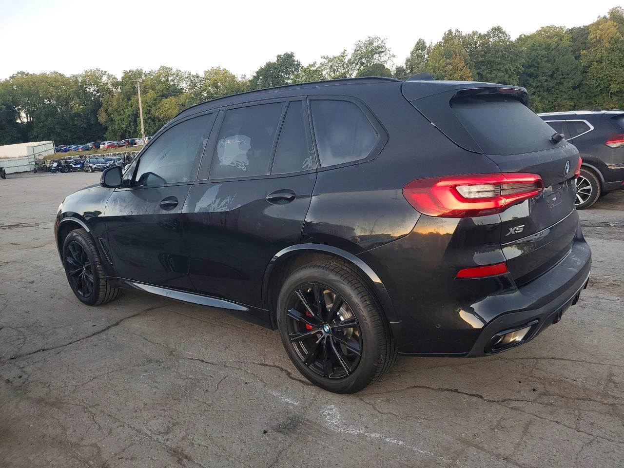 2021 BMW X5 xDrive40I - zdjęcie 2