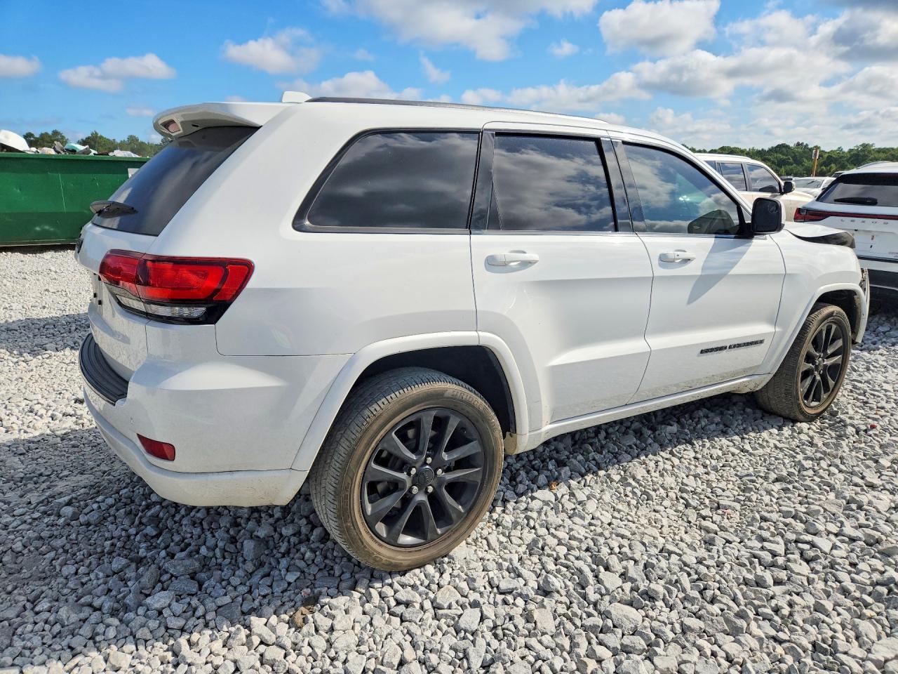 2017 Jeep Grand Cherokee Laredo - zdjęcie 3