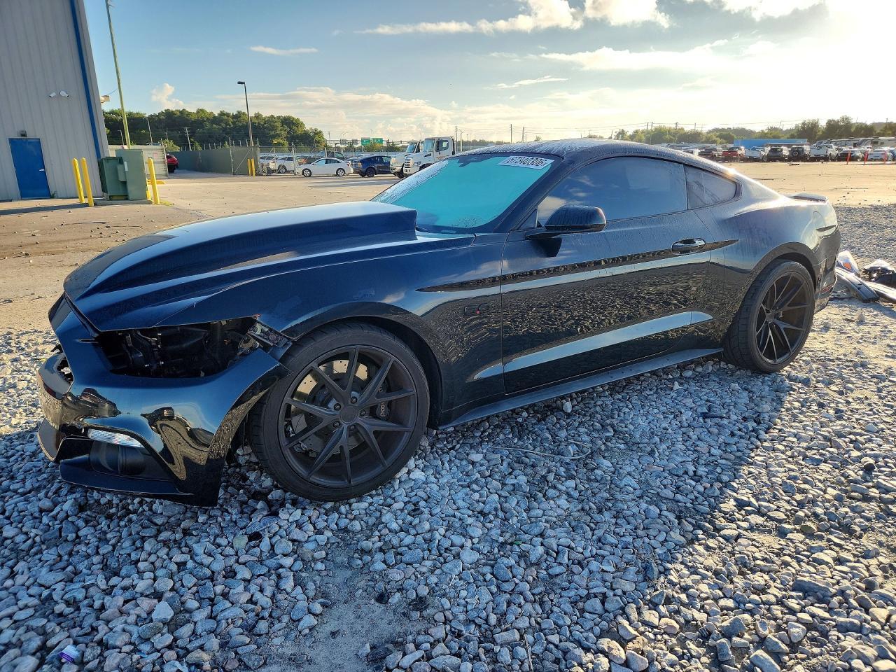 2017 Ford Mustang Gt - zdjęcie główne