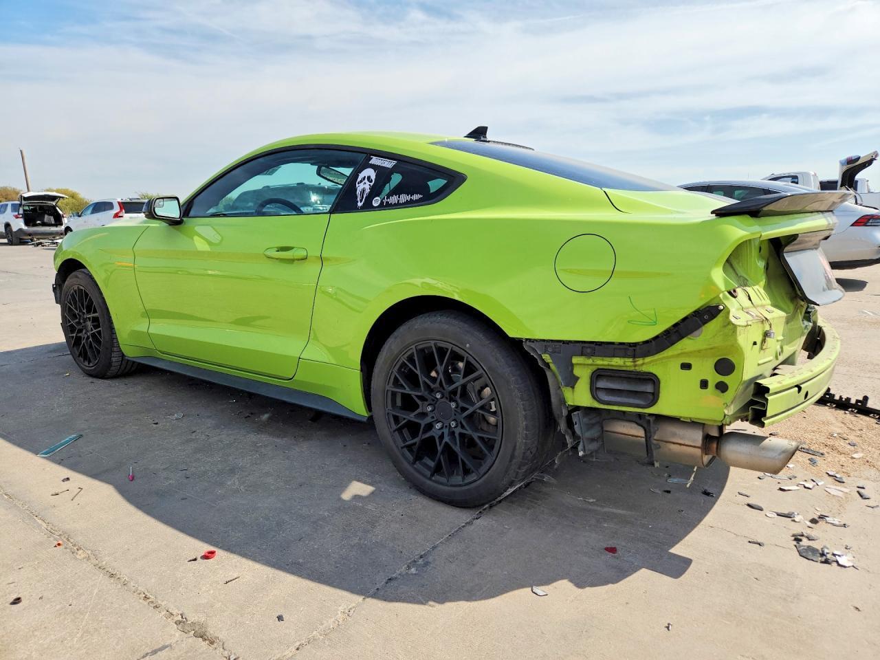 2020 Ford Mustang - zdjęcie 2