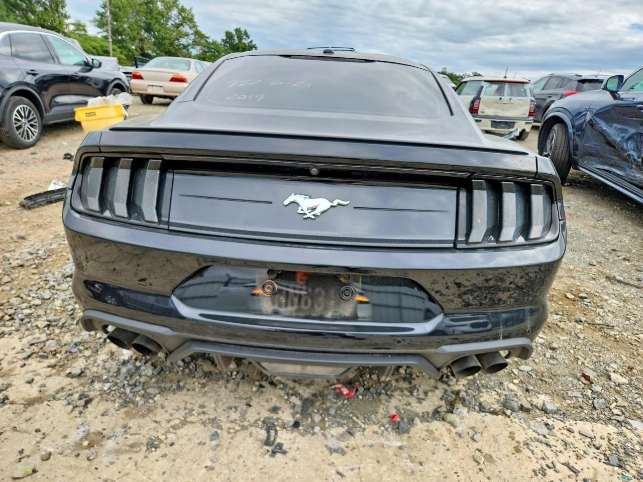 2019 Ford Mustang - zdjęcie 6