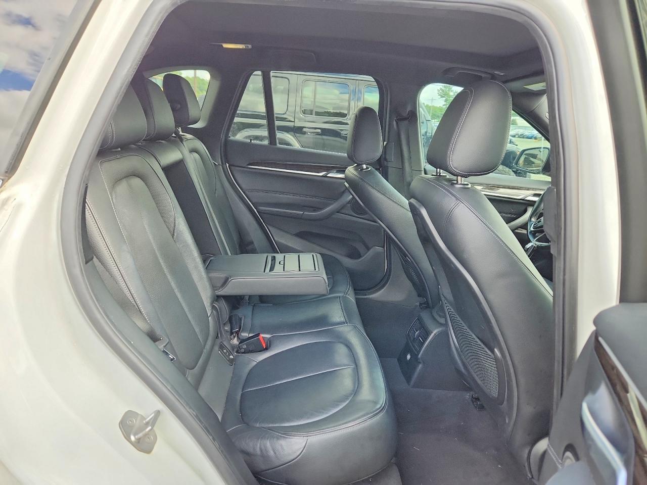 2016 BMW X1 xDrive28I - zdjęcie 10