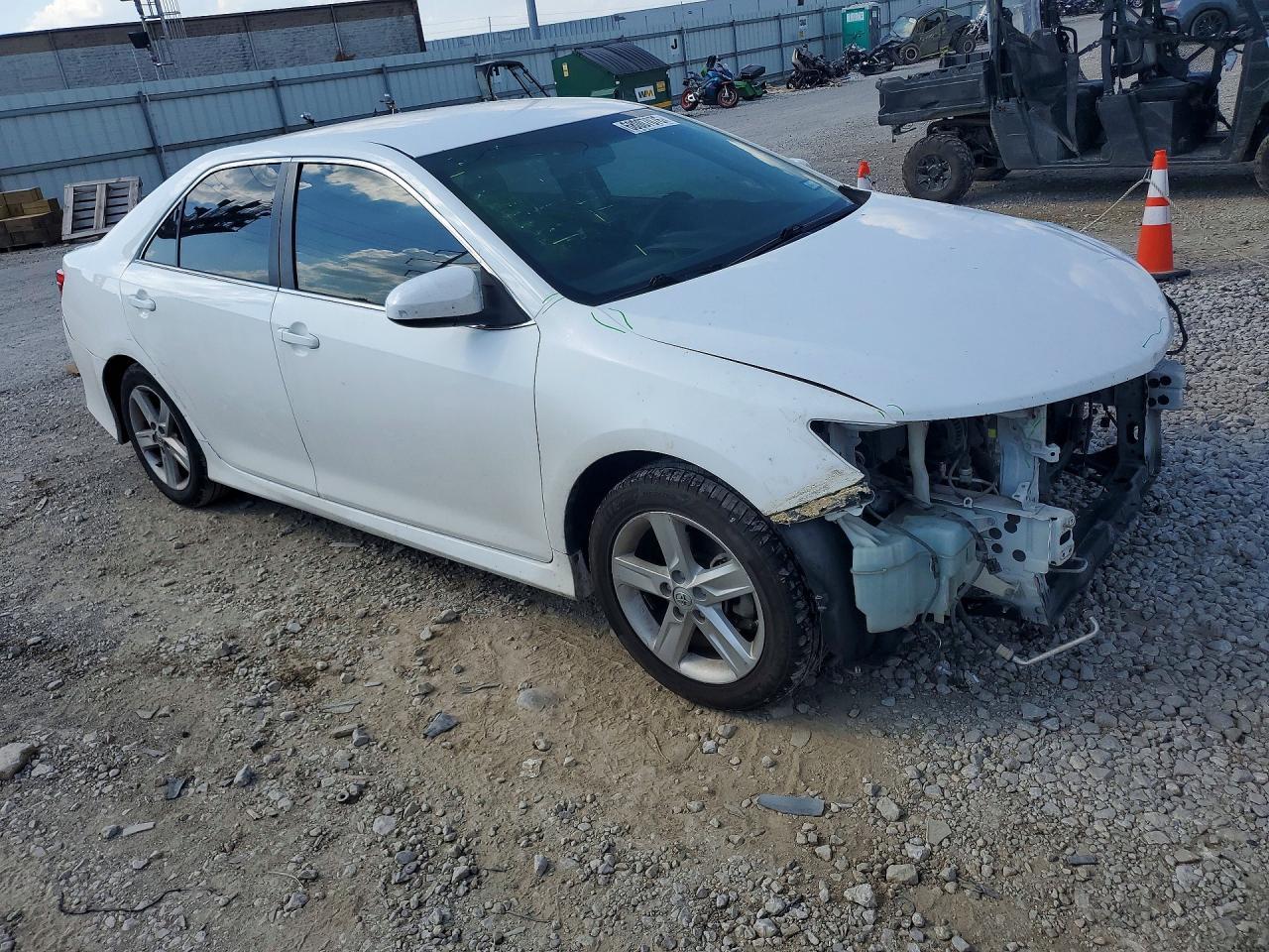 2026 Toyota Camry Se - zdjęcie 4