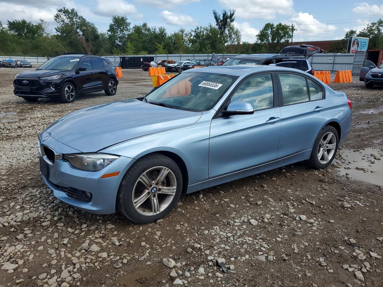 2013 BMW Seria 3 328i - zdjęcie główne