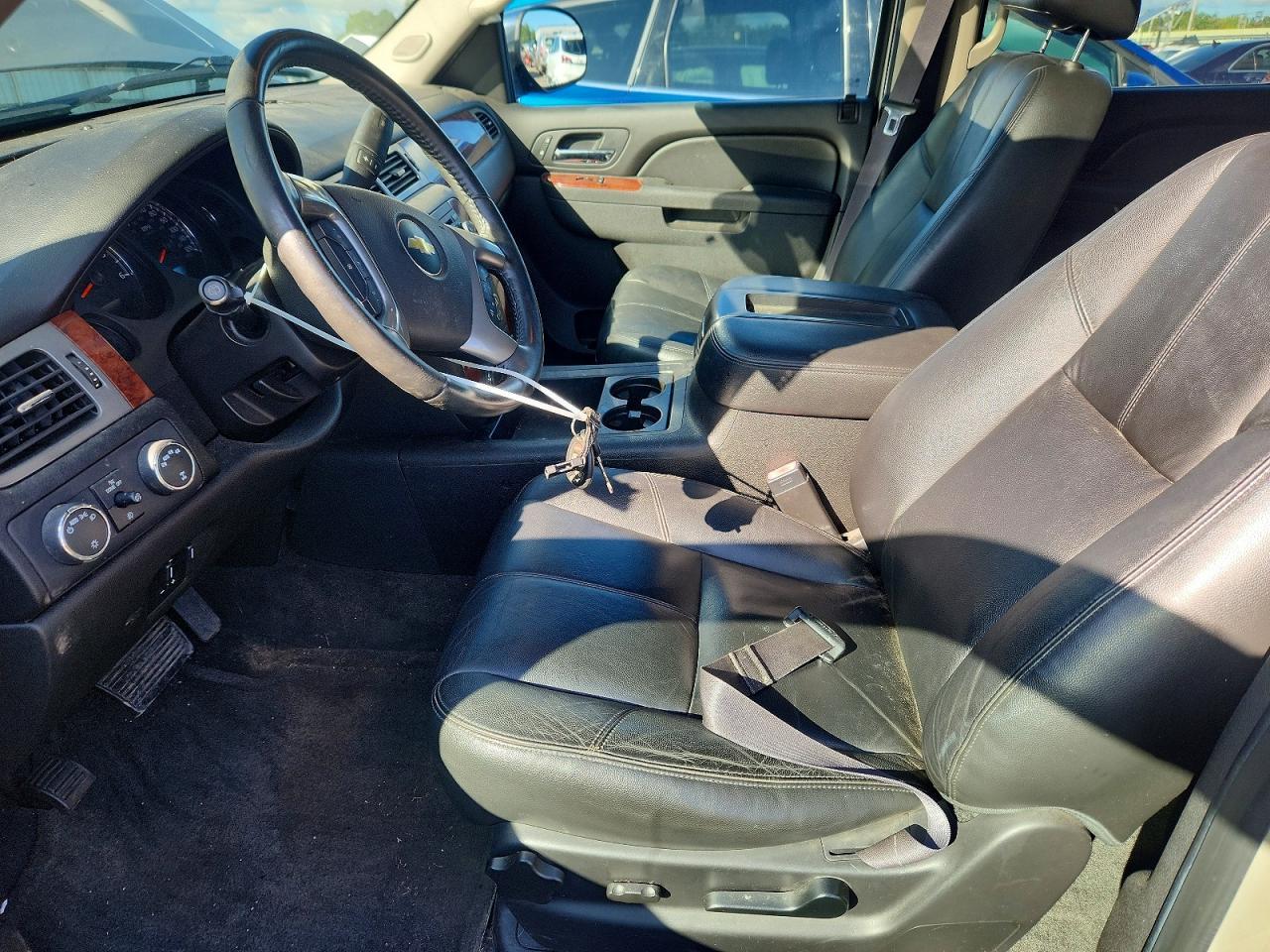 2013 Chevrolet Suburban Lt - zdjęcie 7