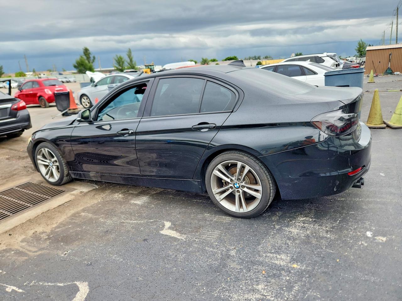 2013 BMW 328 I - zdjęcie 2