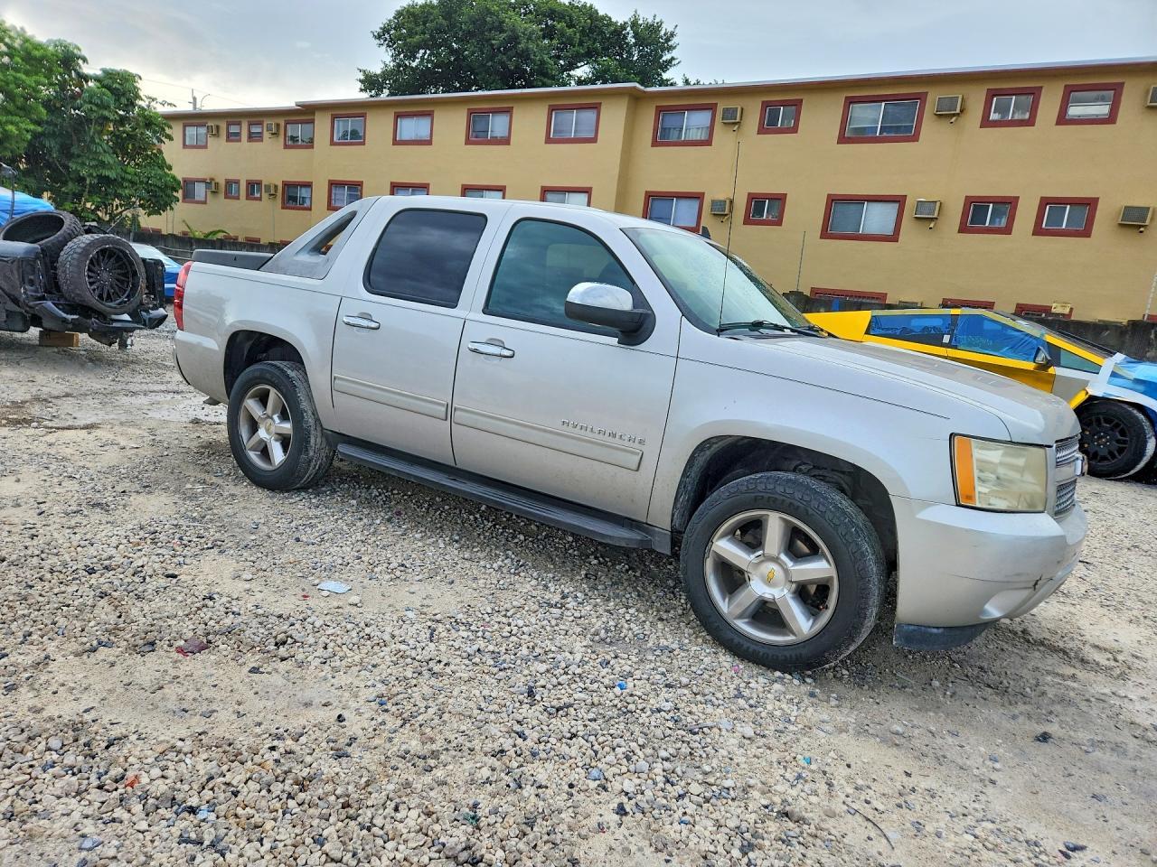 2019 Chevrolet Avalanche Se - zdjęcie 4
