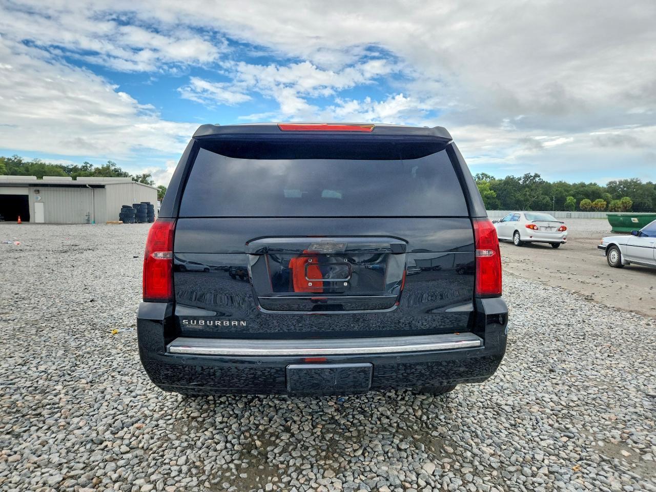 2015 Chevrolet Suburban C1500 Ltz - zdjęcie 6