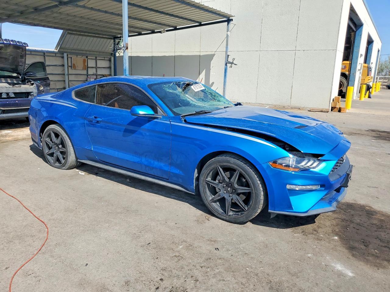 2019 Ford Mustang - zdjęcie 4