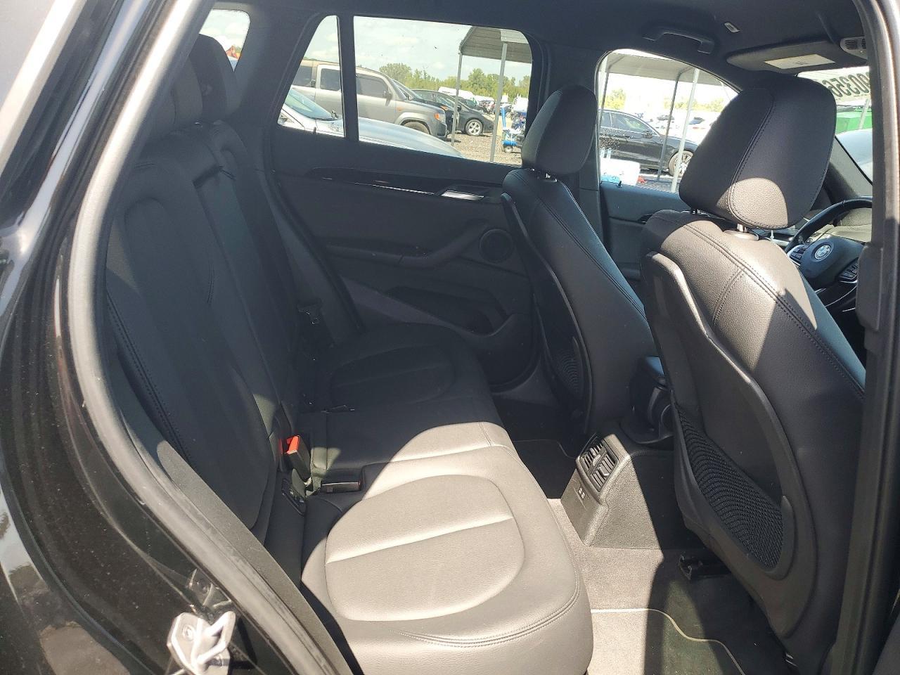 2021 BMW X1 xDrive28I - zdjęcie 10