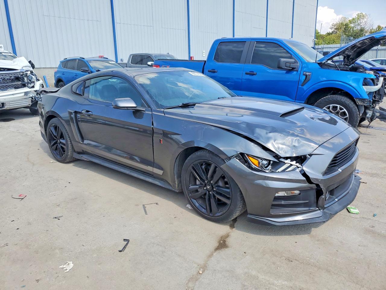 2015 Ford Mustang - zdjęcie 4