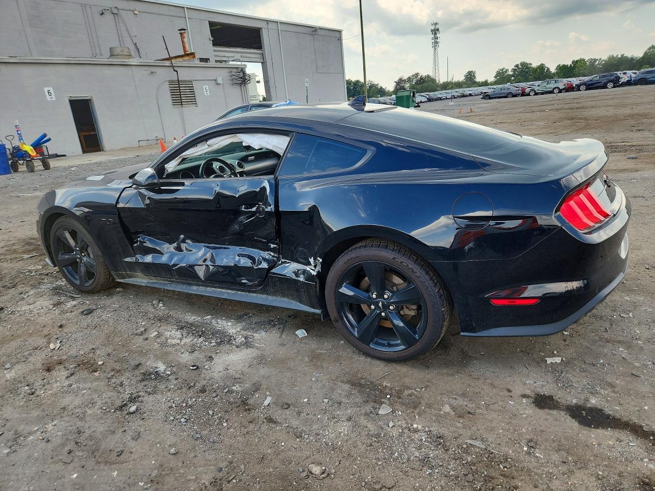 2021 Ford Mustang Gt Premium Fastback - zdjęcie 2