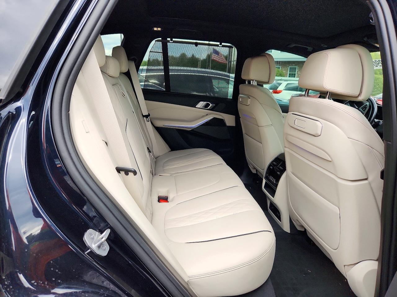 2024 BMW X5 xDrive50E - zdjęcie 11