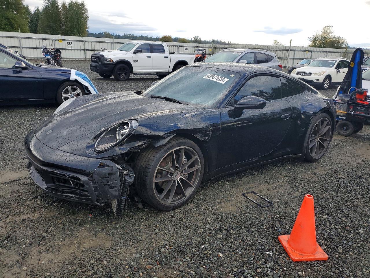 2021 Porsche 911 Carrera - zdjęcie główne