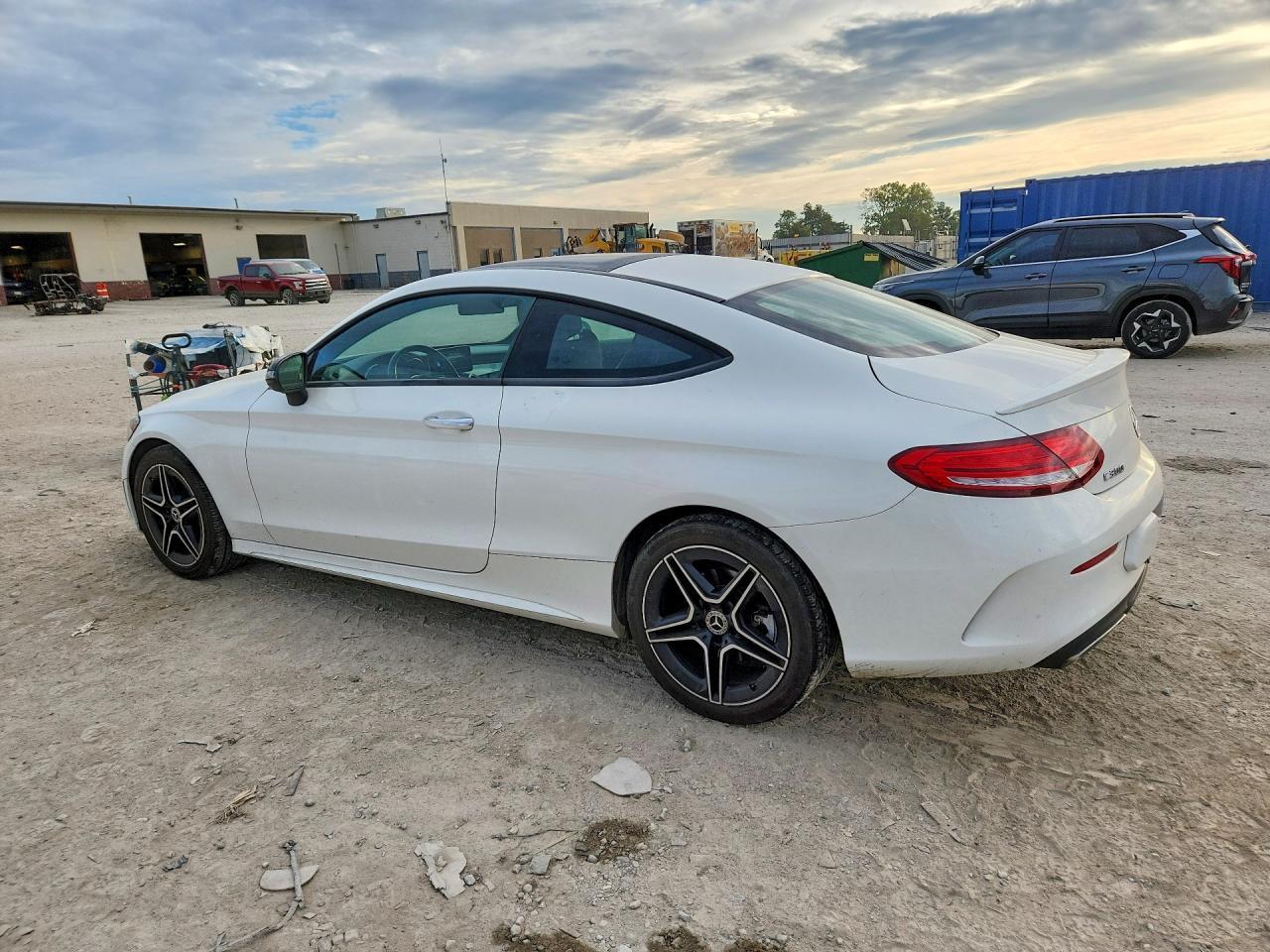 2021 Mercedes-Benz C 300 4Matic - zdjęcie 2
