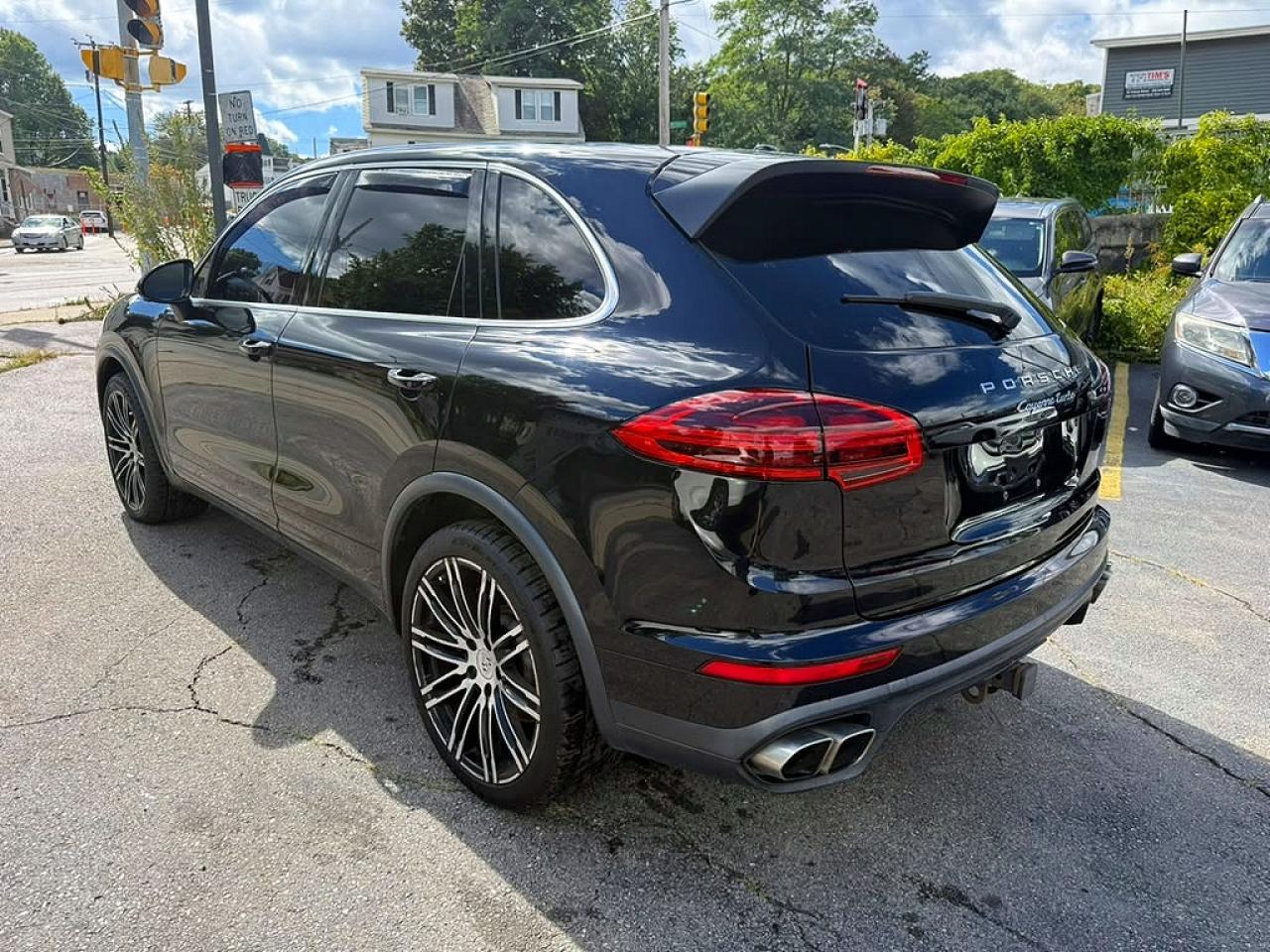 2016 Porsche Cayenne Turbo - zdjęcie 2