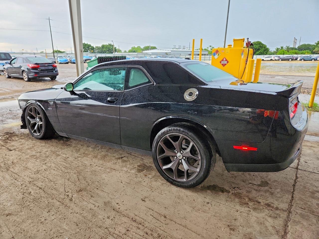 2019 Dodge Challenger R/T - zdjęcie 2