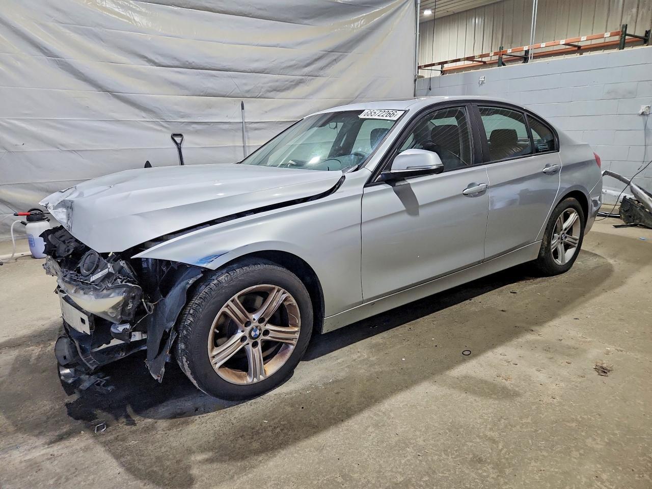 2013 BMW Seria 3 328i - zdjęcie główne