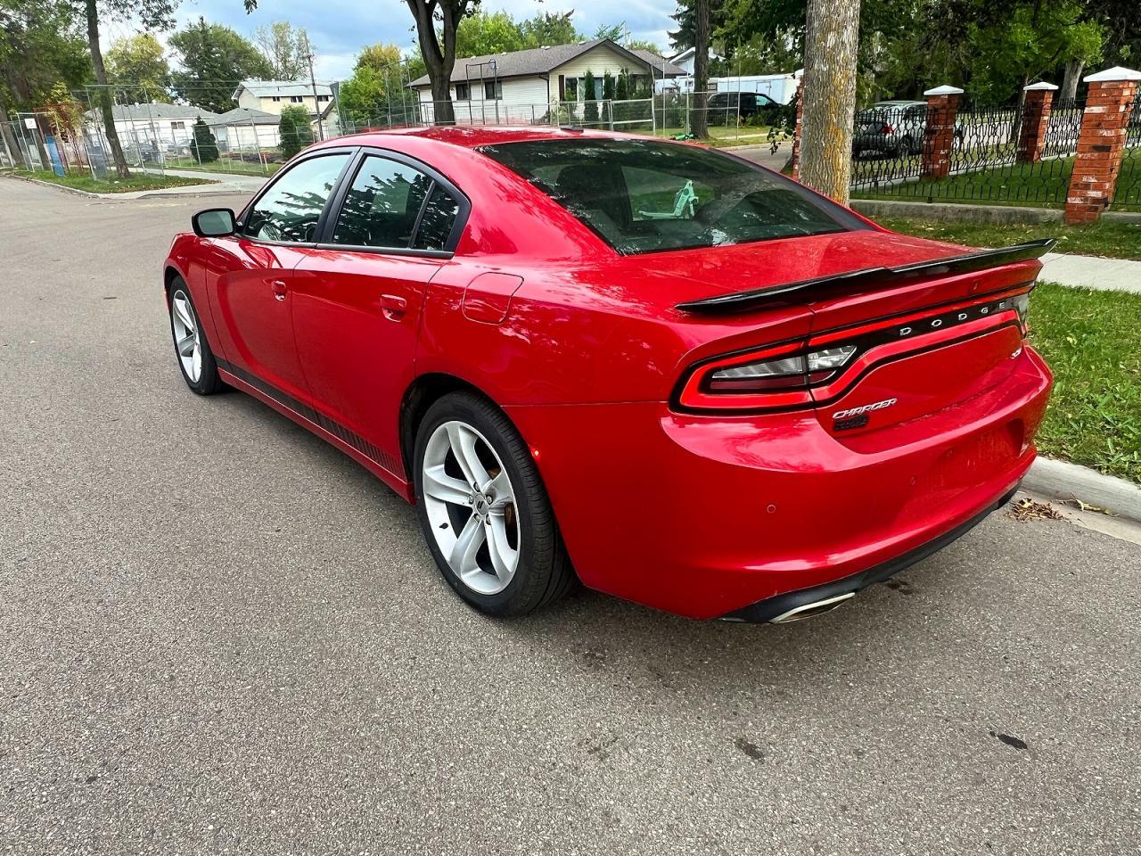 2017 Dodge Charger Sxt - zdjęcie 4