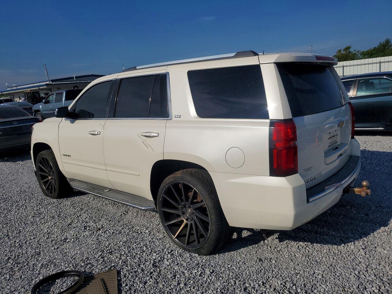 2015 Chevrolet Tahoe C1500 Ltz - zdjęcie 2