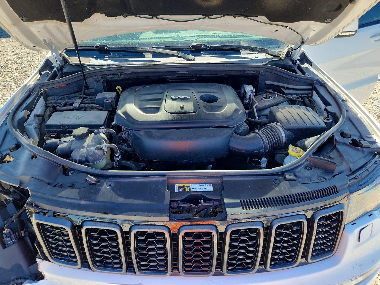 2019 Jeep Grand Cherokee Overland - zdjęcie 11