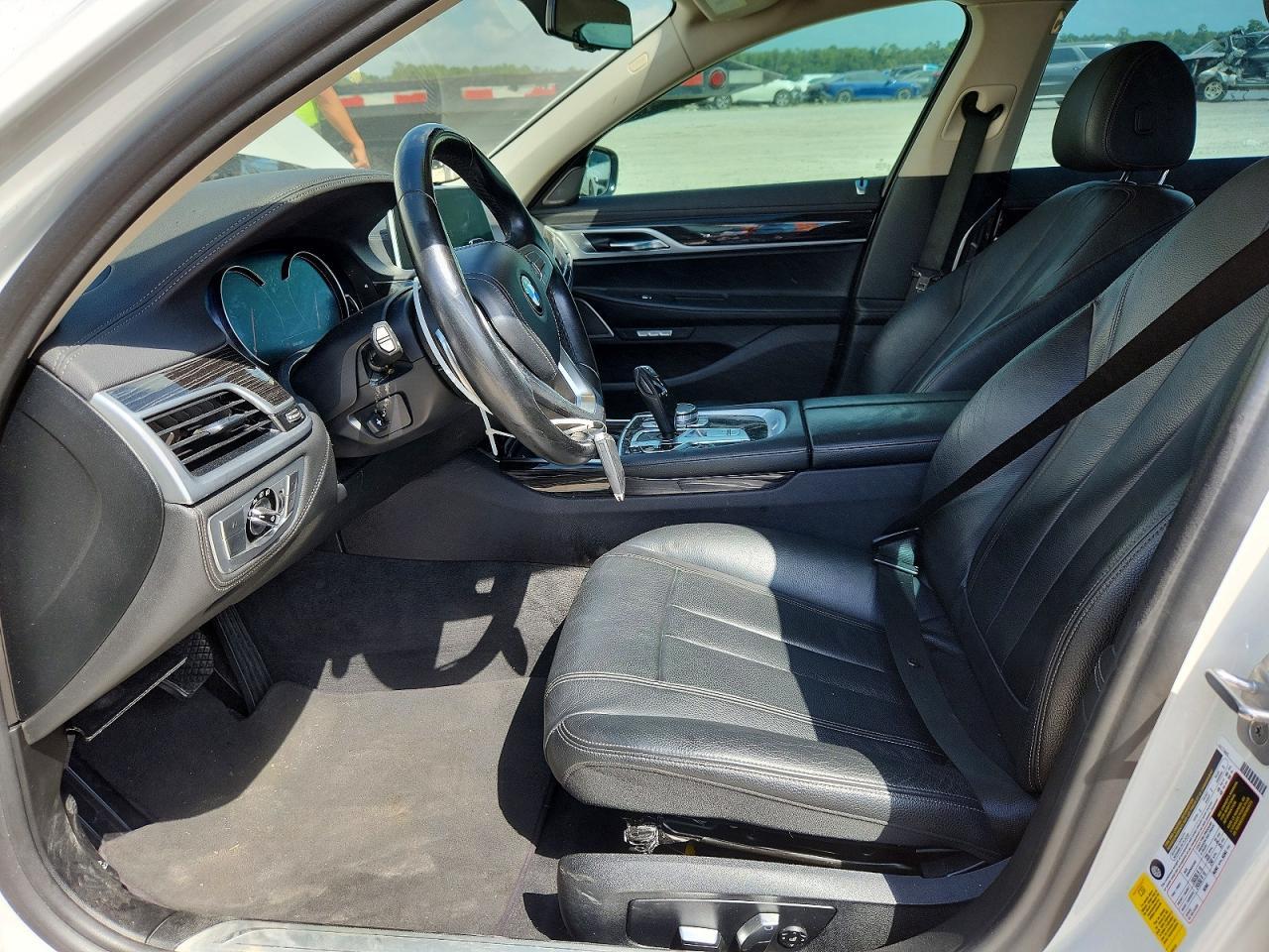 2018 BMW 740 I - zdjęcie 7