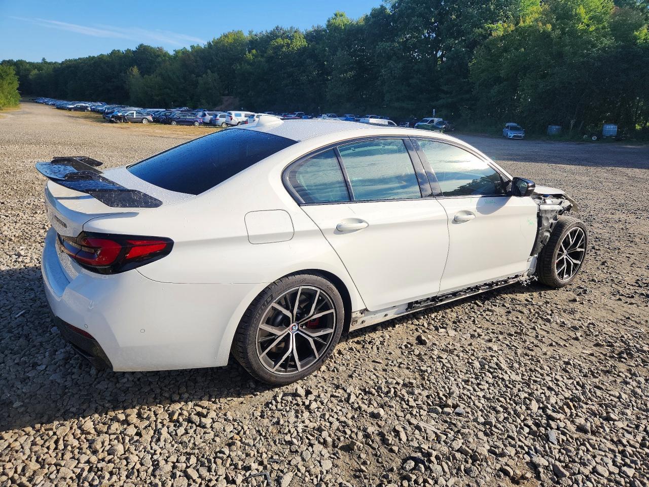 2023 BMW Seria 5 M550i - zdjęcie 3