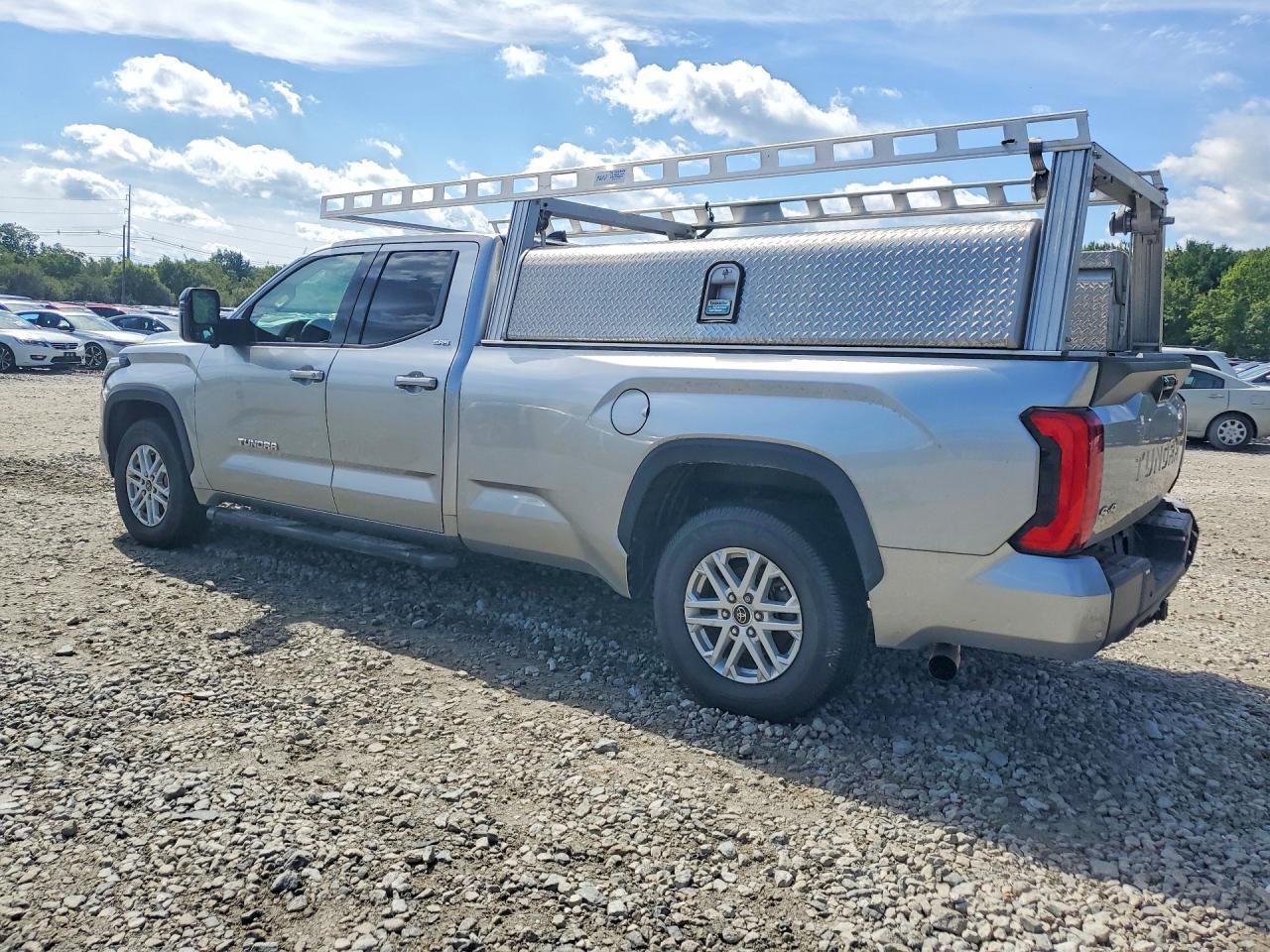 2022 Toyota Tundra Double Cab Sr - zdjęcie 2