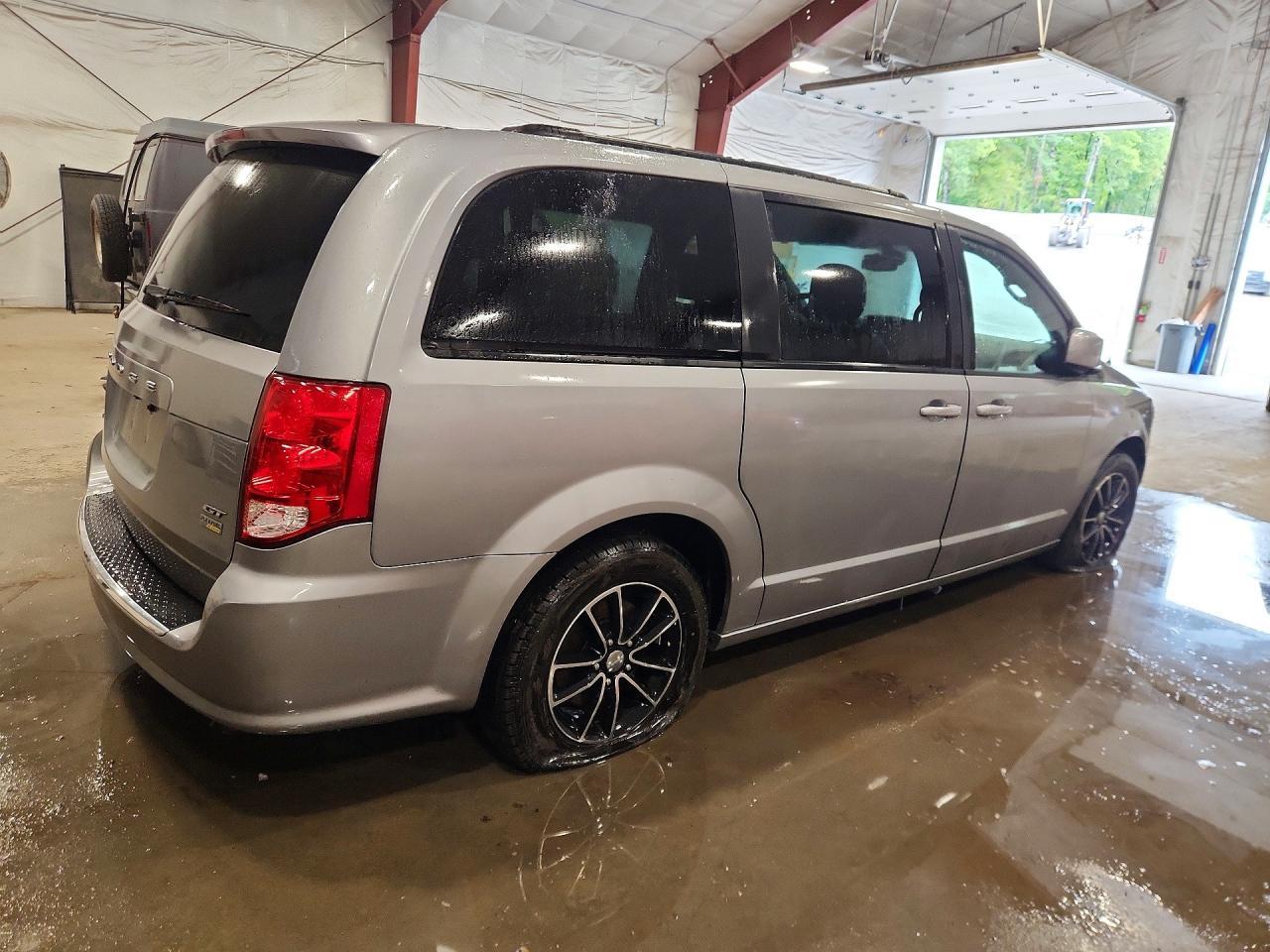 2019 Dodge Grand Caravan Gt - zdjęcie 3