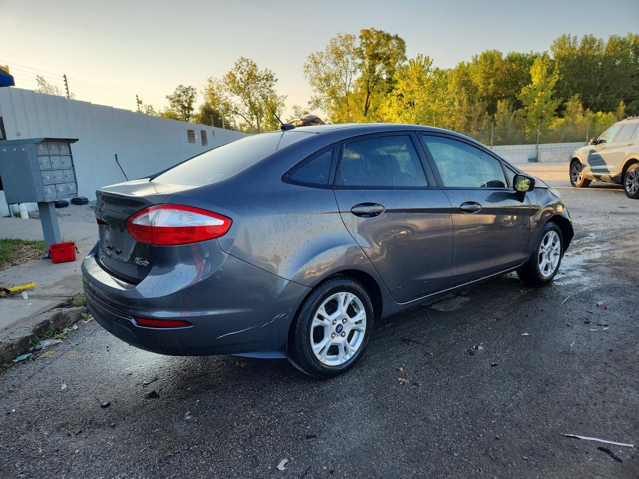 2015 Ford Fiesta Se - zdjęcie 3