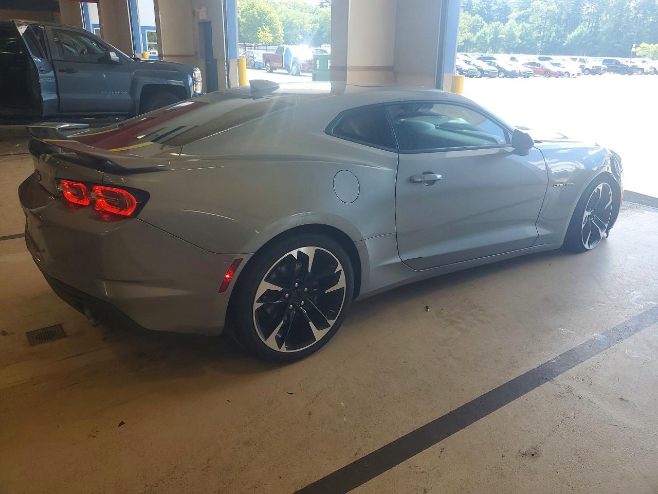2023 Chevrolet Camaro Lt - zdjęcie 3