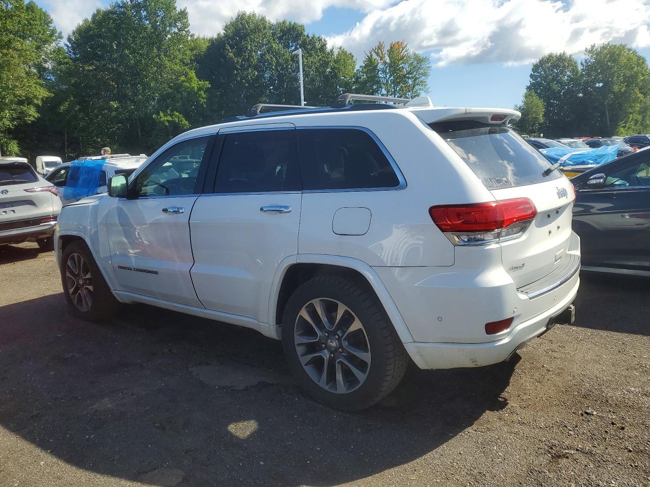 2017 Jeep Grand Cherokee Overland - zdjęcie 2