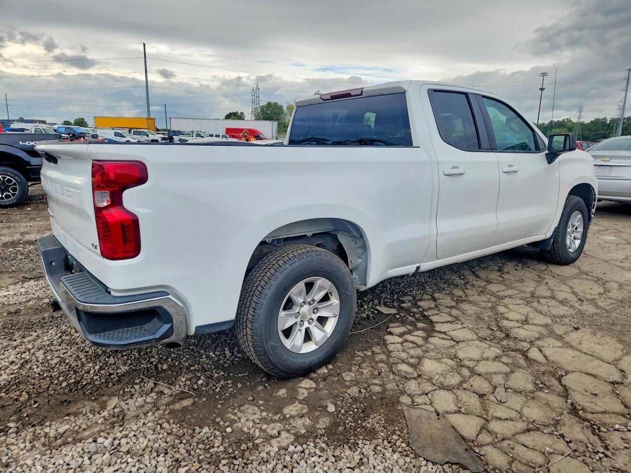 2020 Chevrolet Silverado K1500 Lt - zdjęcie 3