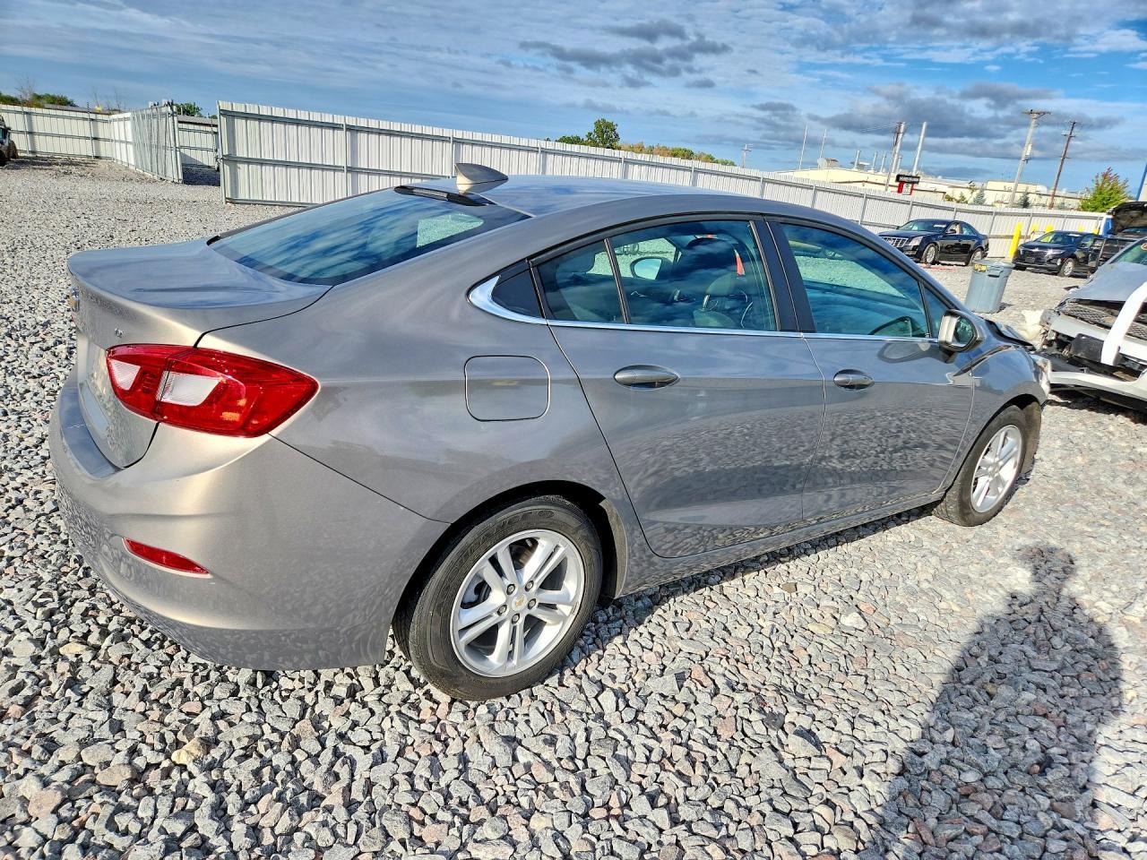2018 Chevrolet Cruze Lt - zdjęcie 3
