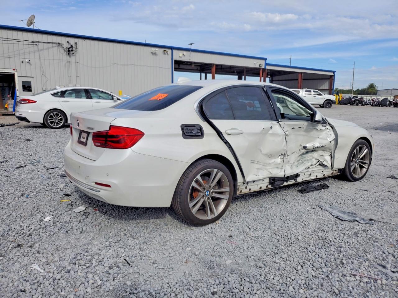 2016 BMW Seria 3 328i - zdjęcie 3