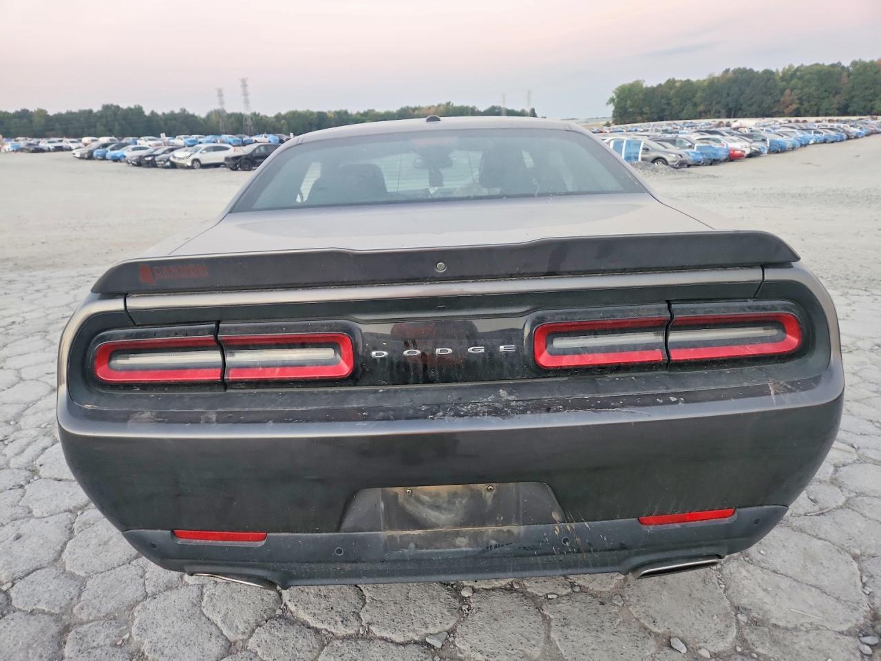2021 Dodge Challenger Sxt - zdjęcie 6