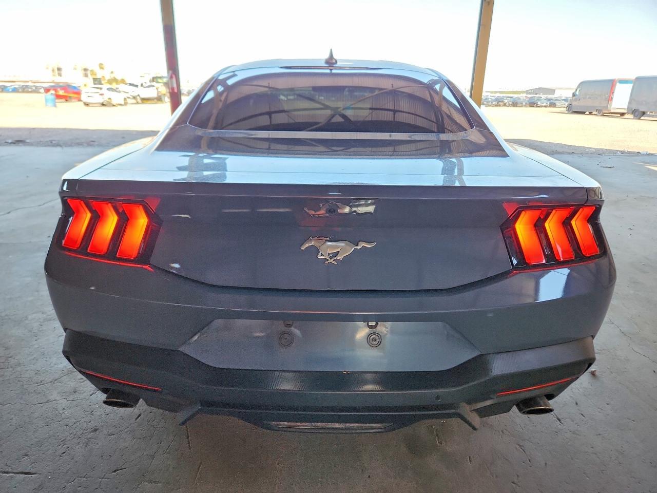 2024 Ford Mustang - zdjęcie 6