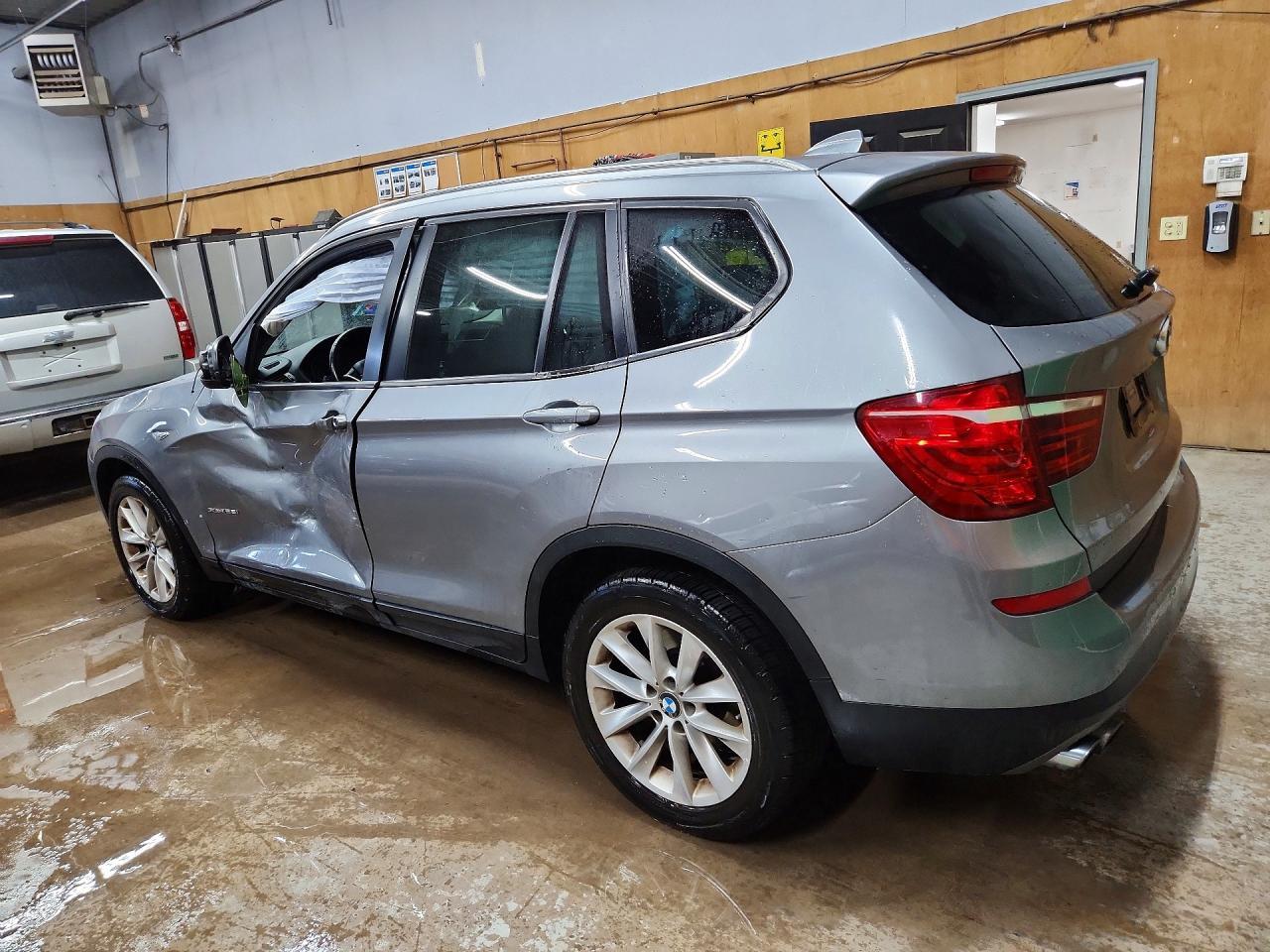 2017 BMW X3 xDrive28I - zdjęcie 2