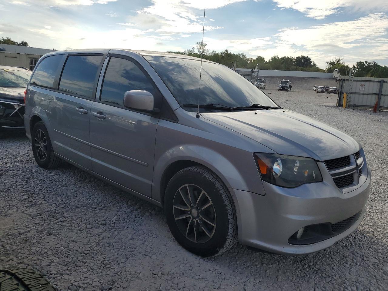 2015 Dodge Grand Caravan R/T - zdjęcie 4