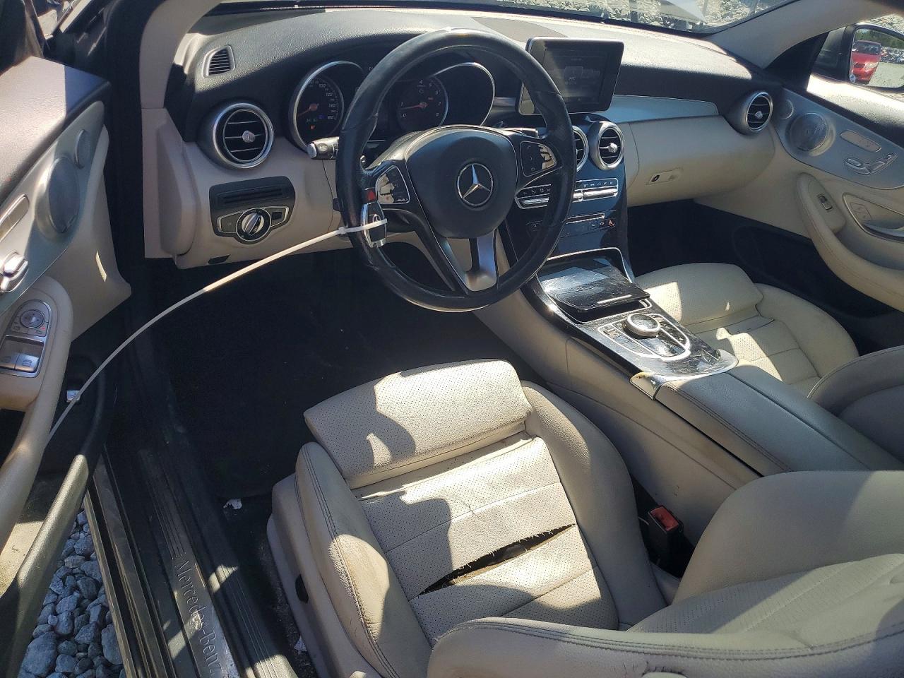 2017 Mercedes-Benz C 300 4Matic - zdjęcie 8