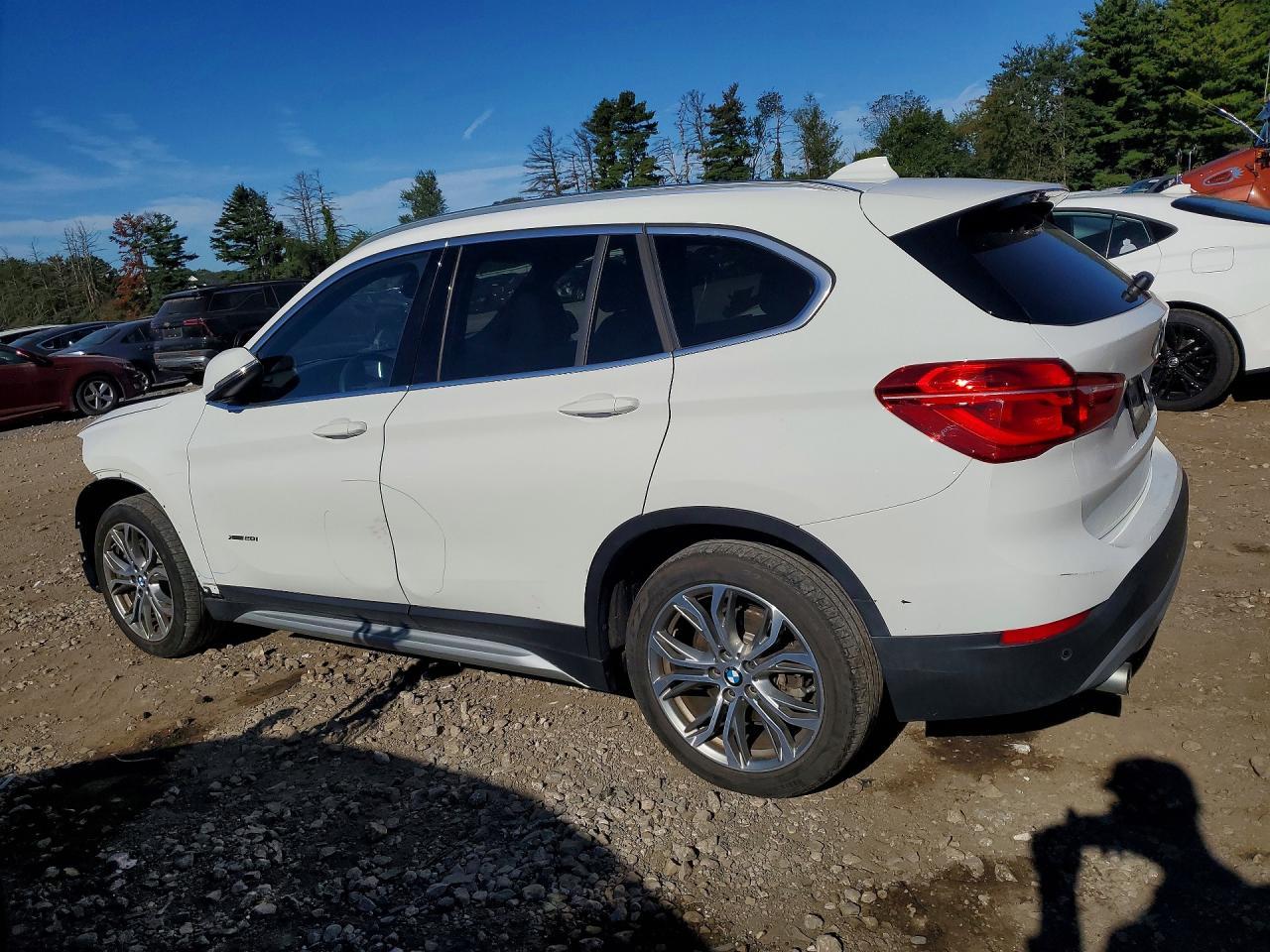 2017 BMW X1 xDrive28I - zdjęcie 2