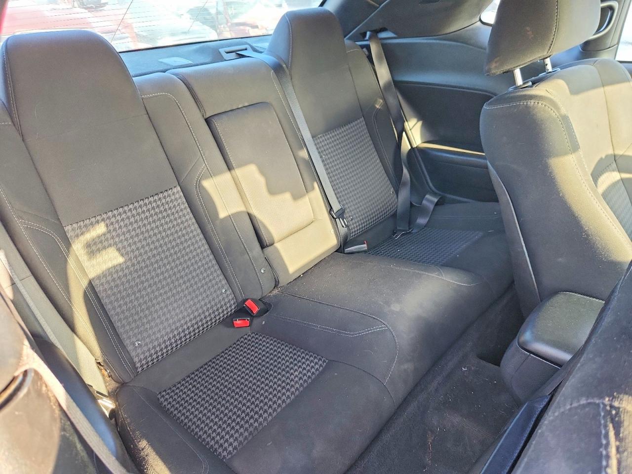 2015 Dodge Challenger Sxt - zdjęcie 10