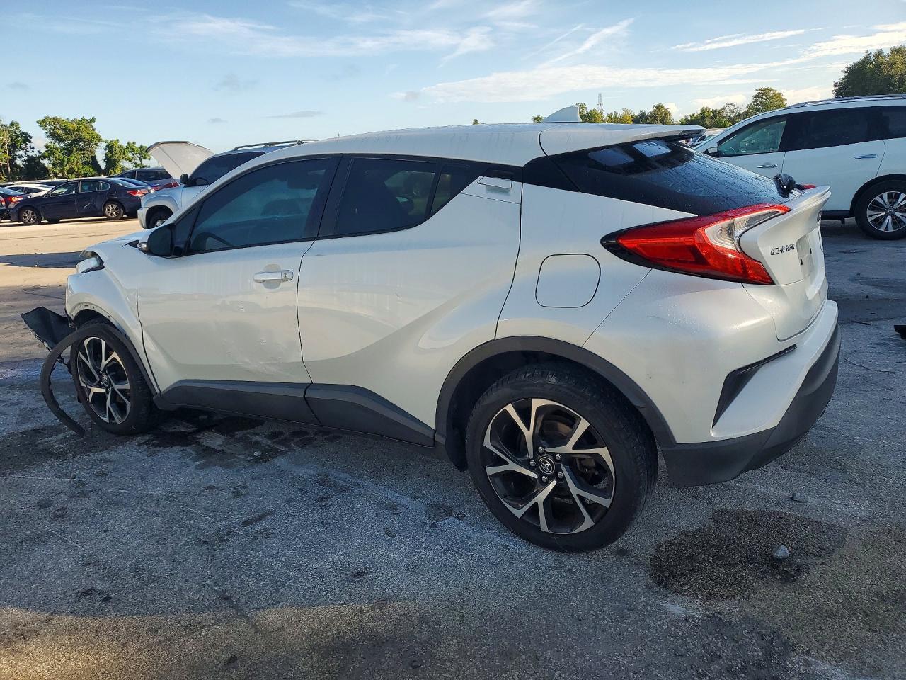 2018 Toyota C-Hr Xle - zdjęcie 2
