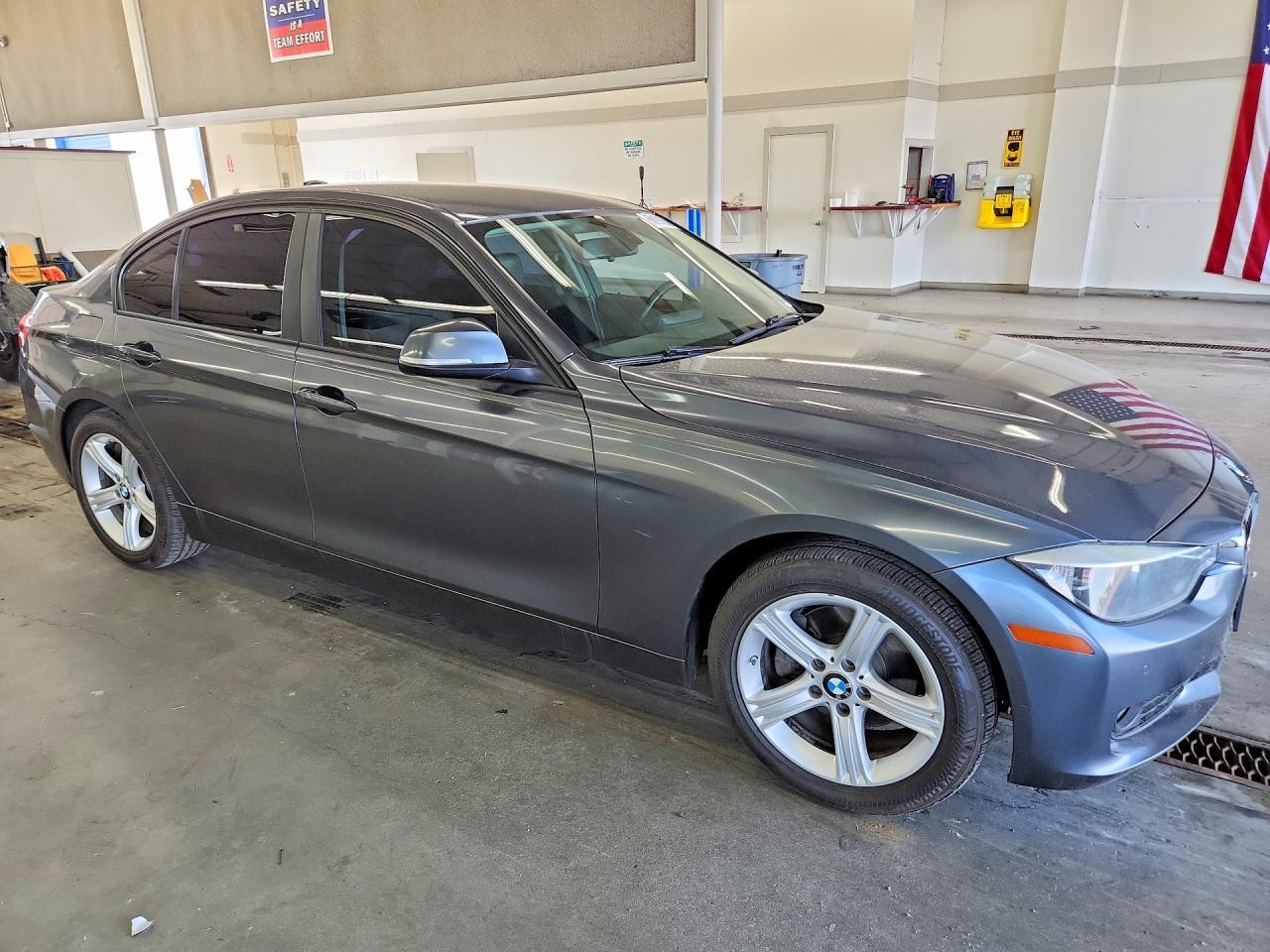 2015 BMW 320 I xDrive - zdjęcie 4